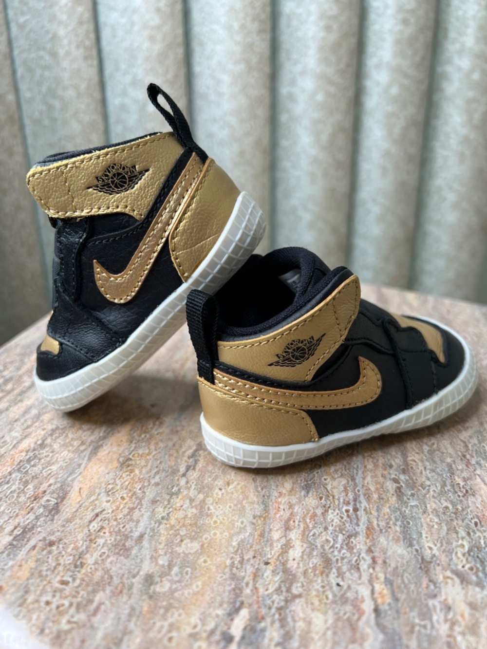 Nike Air Jordon 1 Crib Bootie Infant Black and Gold High-Top Sneakers 3C